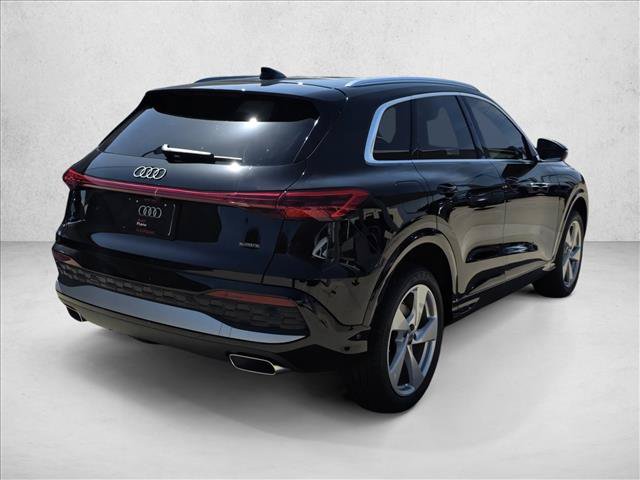 Used 2025 Audi Q5 Premium Plus w/ Premium Plus AWD/4WD image 5