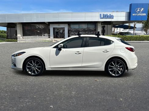 Used 2018 MAZDA MAZDA3 Touring FWD image 6