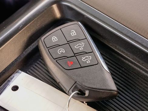 Used 2025 GMC Hummer EV 2X image 25