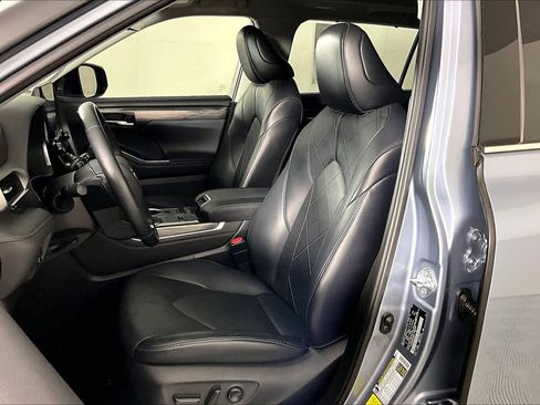 Used 2021 Toyota Highlander Platinum image 7
