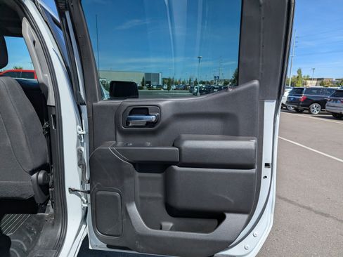 Certified 2020 Chevrolet Silverado 1500 W/T w/ Z71 Off-Road Package AWD/4WD image 35