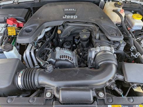 Used 2021 Jeep Wrangler Unlimited Sport AWD/4WD image 27