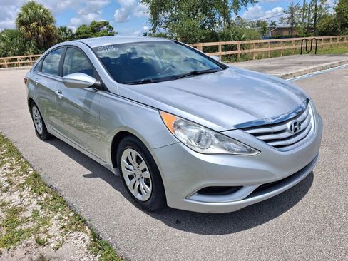 Used 2013 Hyundai Sonata GLS FWD image 4