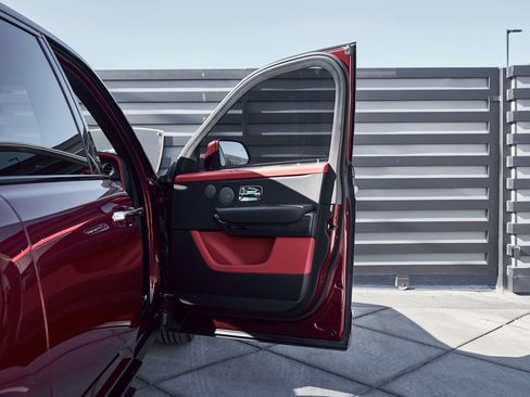 Used 2022 Rolls-Royce Cullinan Black Badge image 20