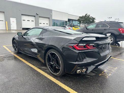 Used 2023 Chevrolet Corvette Stingray Premium Cpe w/ Z51 Performance Package RWD image 3