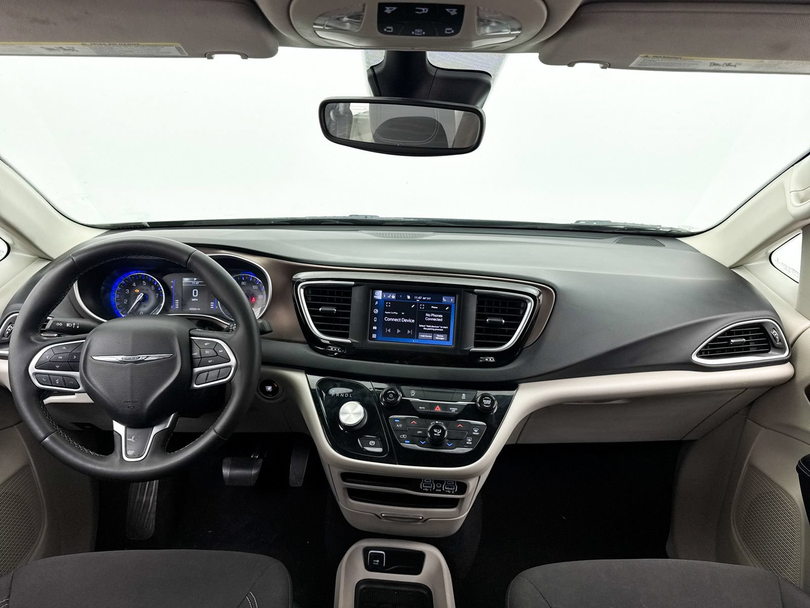 Used 2023 Chrysler Voyager LX FWD image 18