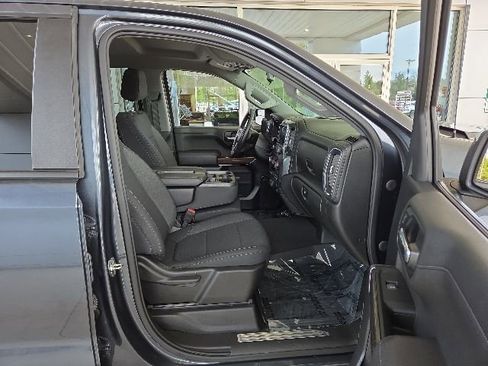 Used 2022 Chevrolet Silverado 1500 LT AWD/4WD image 37