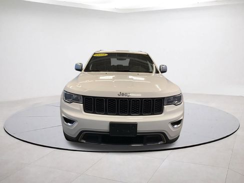 Used 2018 Jeep Grand Cherokee Limited image 2
