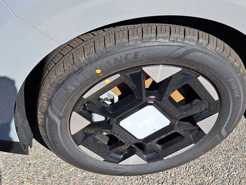 New 2026 Kia Carnival EX image 16