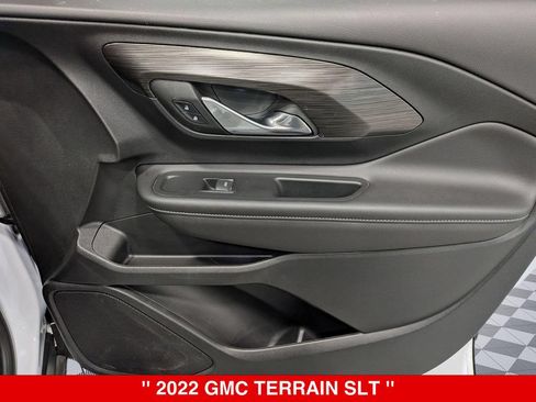 Used 2022 GMC Terrain SLT AWD/4WD image 30