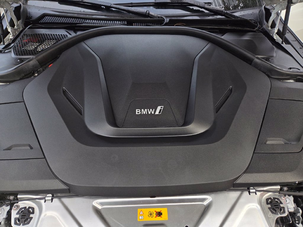 Used 2024 BMW i4 eDrive40 w/ M Sport Package RWD image 40