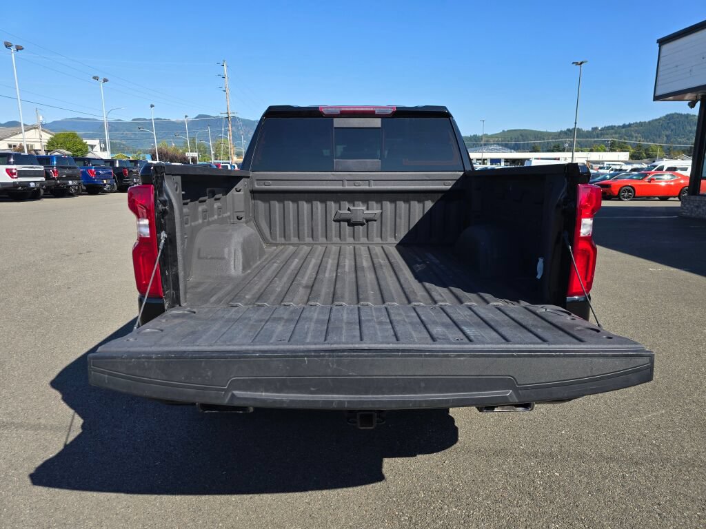 Used 2022 Chevrolet Silverado 1500 RST w/ Convenience Package II AWD/4WD image 10