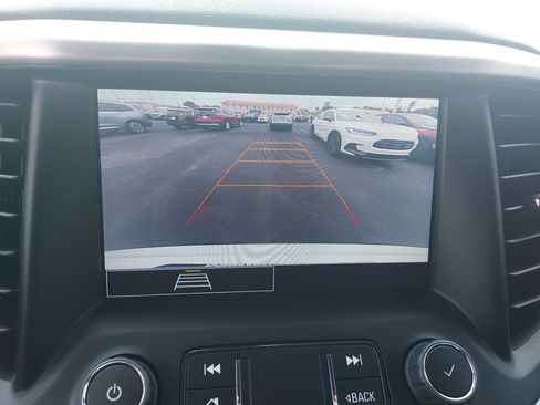 Used 2023 GMC Acadia SLE FWD image 22