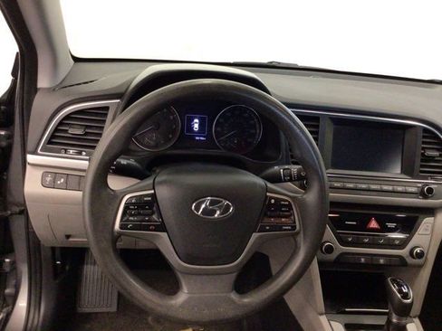 Used 2018 Hyundai Elantra SEL FWD image 15