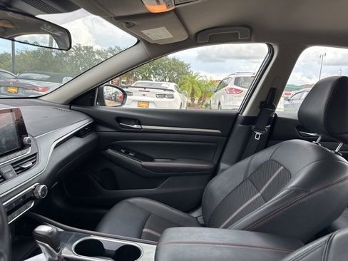 Used 2024 Nissan Altima 2.5 SR image 24
