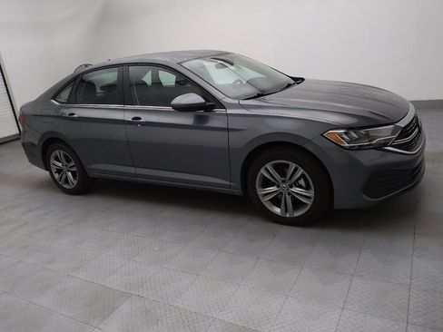 Used 2024 Volkswagen Jetta SE image 11