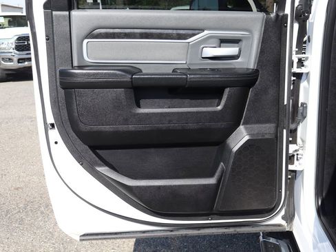 Used 2022 RAM 3500 Big Horn image 41