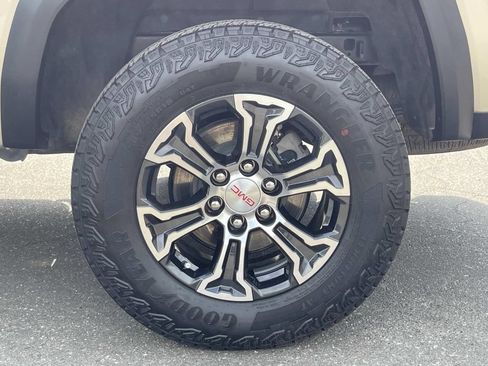 Used 2024 GMC Canyon AT4 AWD/4WD image 30