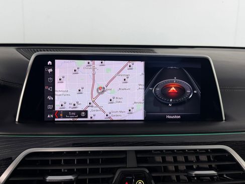 Used 2019 BMW 740i w/ Executive Package RWD image 27