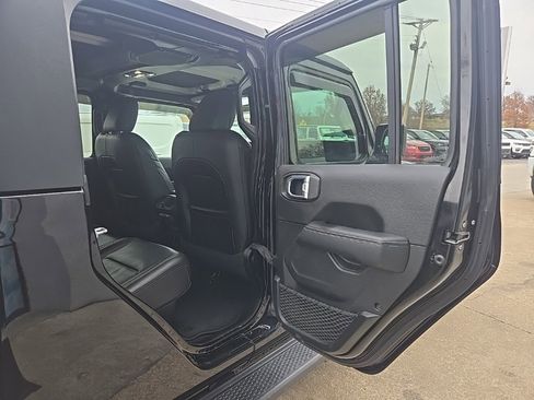 Used 2021 Jeep Gladiator Overland w/ Popular Equipment Package image 82