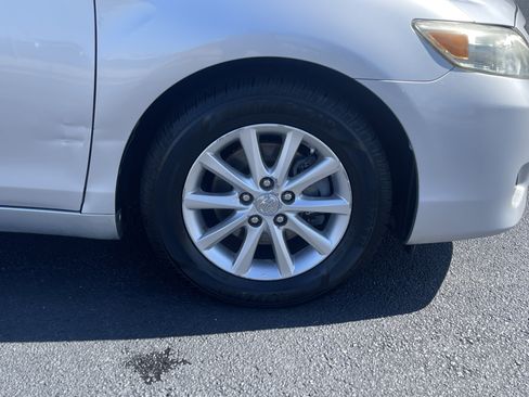Used 2010 Toyota Camry XLE image 33