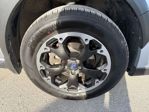 Used 2021 Subaru Crosstrek 2.0i Premium image 16