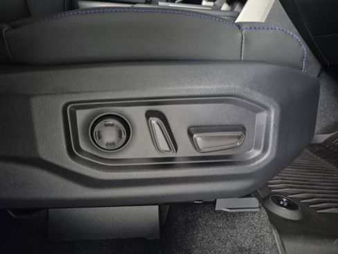 New 2026 Toyota Tundra Platinum AWD/4WD image 36