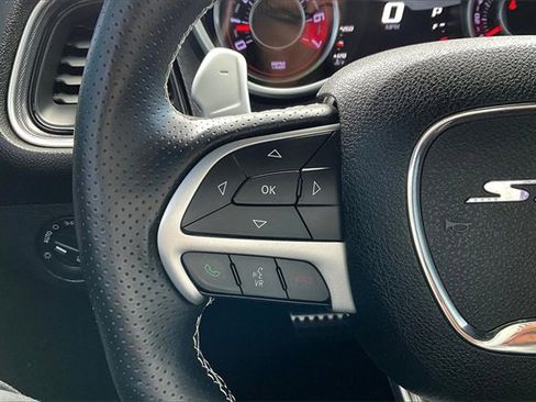 Used 2015 Dodge Challenger SRT image 20