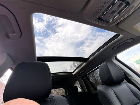 Certified 2024 Mercedes-Benz GLS 450 4MATIC image 17