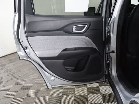 Used 2025 Jeep Compass Latitude AWD/4WD image 22