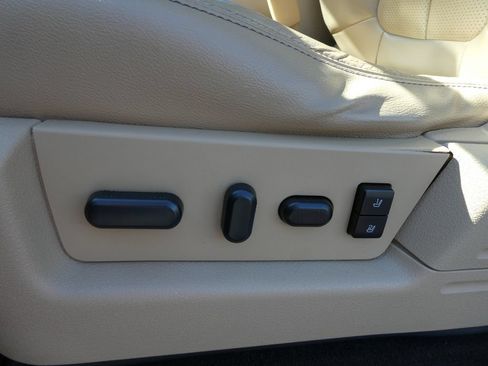 Used 2014 Ford F150 Lariat w/ Equipment Group 502A Luxury AWD/4WD image 25
