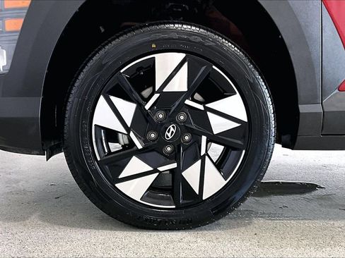 Used 2025 Hyundai Kona SEL AWD/4WD image 7