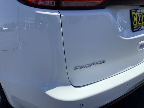 New 2027 Chrysler Pacifica Select FWD image 41