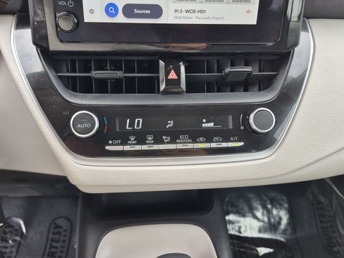 Used 2023 Toyota Corolla LE FWD image 24