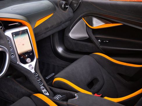Used 2024 McLaren 750S Spider RWD image 23