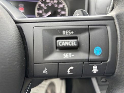 Used 2024 Nissan Rogue SV image 19
