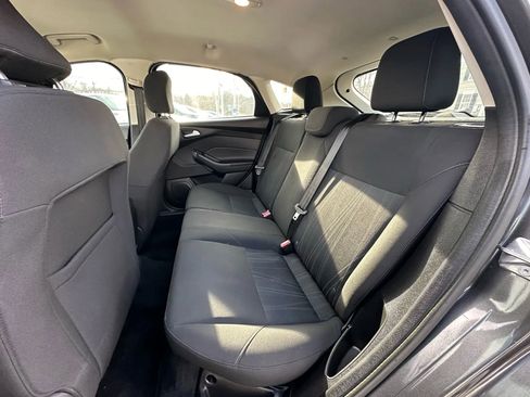 Used 2015 Ford Focus SE image 16