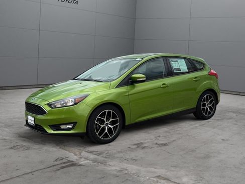 Used 2018 Ford Focus SEL w/ Cold Weather Package FWD image 7