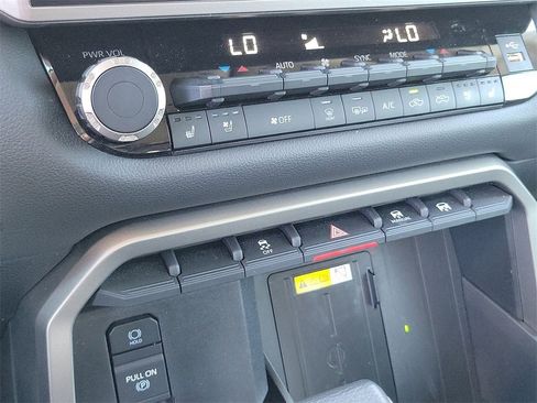 Used 2023 Toyota Tundra Limited w/ Power Package image 14