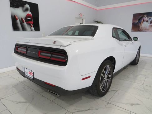 Used 2019 Dodge Challenger SXT image 3