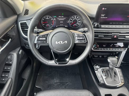 Certified 2022 Kia Seltos SX image 14