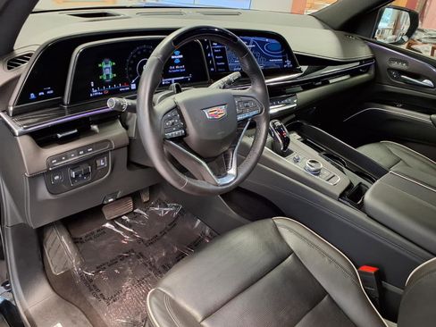 Certified 2024 Cadillac Escalade Sport AWD/4WD image 21