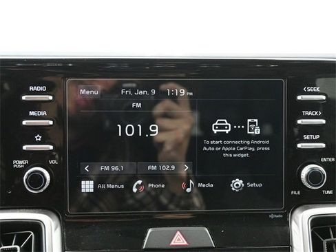 Used 2023 Kia Sorento LX image 16