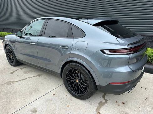 Used 2026 Porsche Cayenne S AWD/4WD image 3