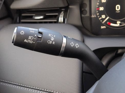 Used 2025 Land Rover Discovery Sport Dynamic SE image 28