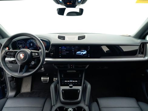 Used 2025 Porsche Cayenne S image 20