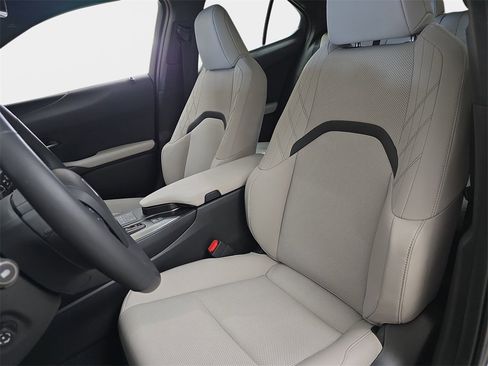 Certified 2025 Lexus UX 300h 300h Premium w/ Accessory Package (Z2) image 18