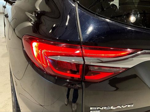 Used 2020 Buick Enclave Premium w/ Sun and Sites Package image 22