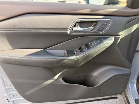 Certified 2021 Nissan Rogue SL w/ Premium Package image 12