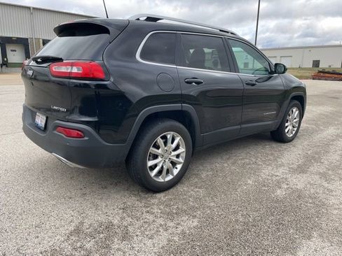 Used 2017 Jeep Cherokee Limited image 5